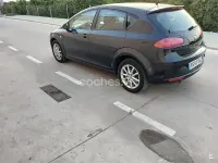 Usado Seat Leon Ecomotive 105 CV (77 kW) 2009 Negro Utilitario