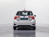 Usado Toyota Yaris Hybrid Active 100 CV (73 kW) 2018 Blanco Berlina