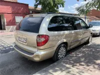 Usado Chrysler Grand Voyager Limited 140 CV (102 kW) 2003 Beige Monovolumen