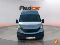 Begagnad Iveco Daily 156 HK (114 kW) 2023 Vit Sedan