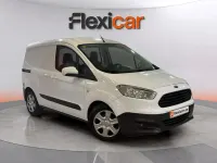 Usado Ford Tourneo Courier Trend 100 CV (73 kW) 2018 Blanco Monovolumen