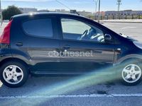 Usado Peugeot 107 Urban Move 54 CV (39 kW) 2008 Negro Utilitario