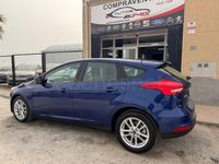 Usado Ford Focus Trend 125 CV (91 kW) 2017 Azul Berlina