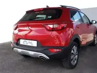 Usado Kia Stonic 100 CV (73 kW) 2024 Rojo SUV
