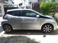 Usado Toyota Aygo X-cite 72 CV (52 kW) 2019 Gris / plata Utilitario