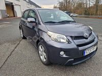 Usado Toyota Urban Cruiser Active 99 CV (72 kW) 2011 Gris / plata Berlina