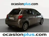 Usado Toyota Yaris Active 99 CV (72 kW) 2017 Gris Utilitario