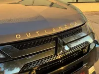 Usado Mitsubishi Outlander P-HEV 224 CV (164 kW) 2019 Gris SUV