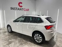 Usado Skoda Kamiq Ambition 110 CV (80 kW) 2021 Blanco SUV