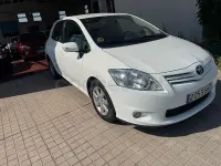 Usado Toyota Auris Active 90 CV (66 kW) 2012 Blanco Berlina