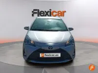 Usado Toyota Yaris Hybrid Active 100 CV (73 kW) 2019 Gris