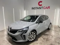 Usado Renault Clio V Techno 90 CV (66 kW) 2024 Gris / plata Berlina
