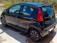 Usado Peugeot 107 68 CV (50 kW) 2007 Negro Utilitario