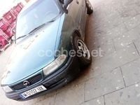 Usado Opel Astra 75 CV (55 kW) 1998 Verde Berlina