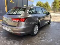 Usado Seat Leon ST Style 110 CV (80 kW) 2015 Marrón Familiar