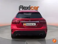Usado Mercedes GLA180 122 CV (89 kW) 2019 Rojo SUV