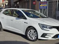 Usado Renault Mégane IV Equilibre 115 CV (84 kW) 2024 Blanco Berlina