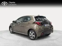 Usado Toyota Yaris Active 116 CV (85 kW) 2025 Marrón Utilitario
