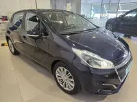 Usado Peugeot 208 Signature Sky 82 CV (60 kW) 2019 Azul Utilitario