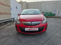 Usado Opel Corsa Selective 85 CV (62 kW) 2015 Rojo Utilitario