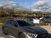Usado Mercedes CLA250e Shooting Brake 218 CV (160 kW) 2020 Gris / plata Familiar