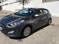 Usado Hyundai i30 90 CV (66 kW) 2016 Gris / plata Berlina