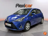 Usado Toyota Yaris Active 99 CV (72 kW) 2020 Azul Utilitario
