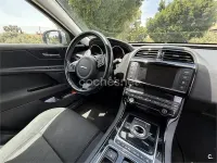 Usado Jaguar XE R-Sport 180 CV (132 kW) 2018 Blanco Berlina