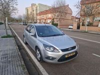 Usado Ford Focus Titanium 136 CV (100 kW) 2010 Gris / plata Berlina