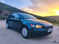 Usado Volvo S40 Kinetic 136 CV (100 kW) 2005 Azul Berlina
