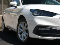 Usado Seat Leon Style 110 CV (80 kW) 2021 Blanco Utilitario