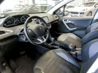 Usado Peugeot 2008 Allure 120 CV (88 kW) 2019 Azul SUV
