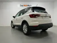 Usado Seat Arona Style 110 CV (80 kW) 2024 Blanco SUV
