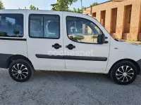 Usado Fiat Doblò Active 75 CV (55 kW) 2009 Blanco Monovolumen