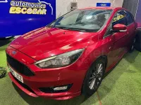 Begagnad Ford Focus ST-Line 125 HK (91 kW) 2016 Röd Sedan