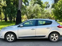 Usado Renault Mégane Dynamique 106 CV (77 kW) 2010 Plateado Utilitario