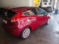 Usado Ford Fiesta Trend 96 CV (70 kW) 2009 Rojo Utilitario