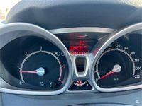 Usado Ford Fiesta Trend 90 CV (66 kW) 2010 Granate Berlina