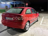 Usado Opel Astra Comfort 100 CV (73 kW) 2001 Rojo Berlina