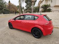 Usado Seat Leon Sport 105 CV (77 kW) 2006 Rojo Utilitario