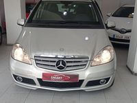 Usado Mercedes A180 Avantgarde 109 CV (80 kW) 2012 Gris / plata Monovolumen