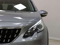 Usado Peugeot 2008 Allure 120 CV (88 kW) 2016 Gris SUV