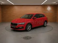 Usado Skoda Scala Active 115 CV (84 kW) 2020 Rojo Utilitario