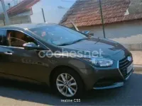 Usado Hyundai i40 115 CV (84 kW) 2016 Gris / plata Berlina
