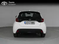 Usado Toyota Yaris Hybrid Active 116 CV (85 kW) 2024 Blanco Berlina