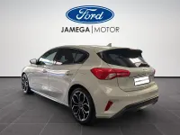 Usado Ford Focus ST-Line X 125 HP (91 kW) 2021 Branco Sedan