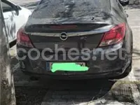 Usado Opel Insignia Essentia 130 CV (95 kW) 2010 Gris / plata Berlina