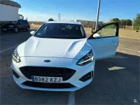 Usado Ford Focus ST-Line 125 CV (91 kW) 2019 Blanco Berlina