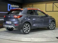 Usado Kia Stonic 110 CV (80 kW) 2018 Gris SUV