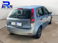 Usado Ford Fiesta Trend 90 CV (66 kW) 2004 Azul Utilitario
